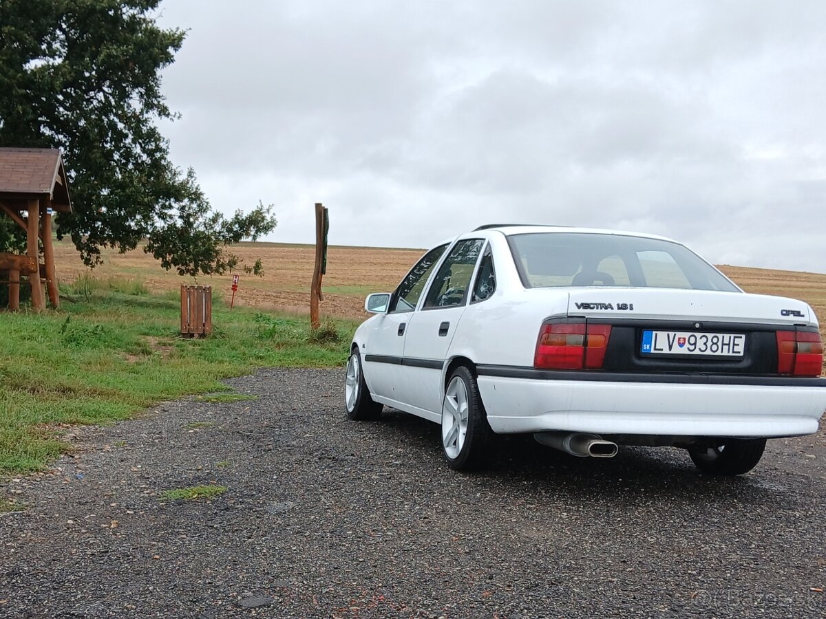 OPEL VECTRA 1,8 i