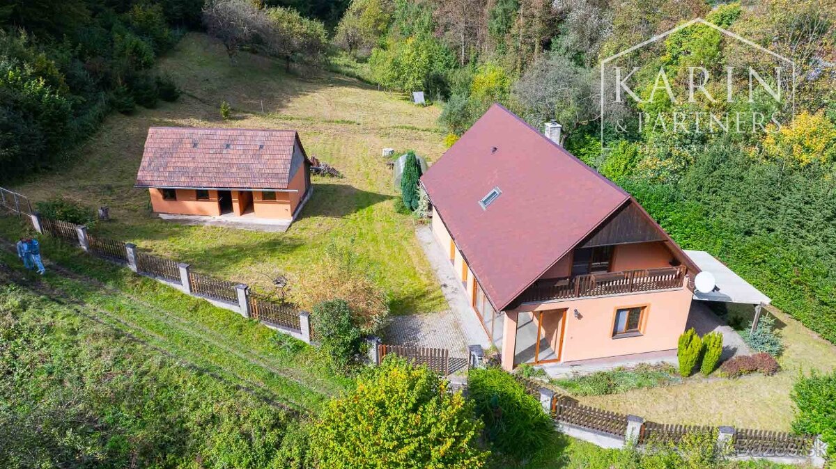 Rodinný dom na samote s pozemkom 4676 m2 11 km od Púchova