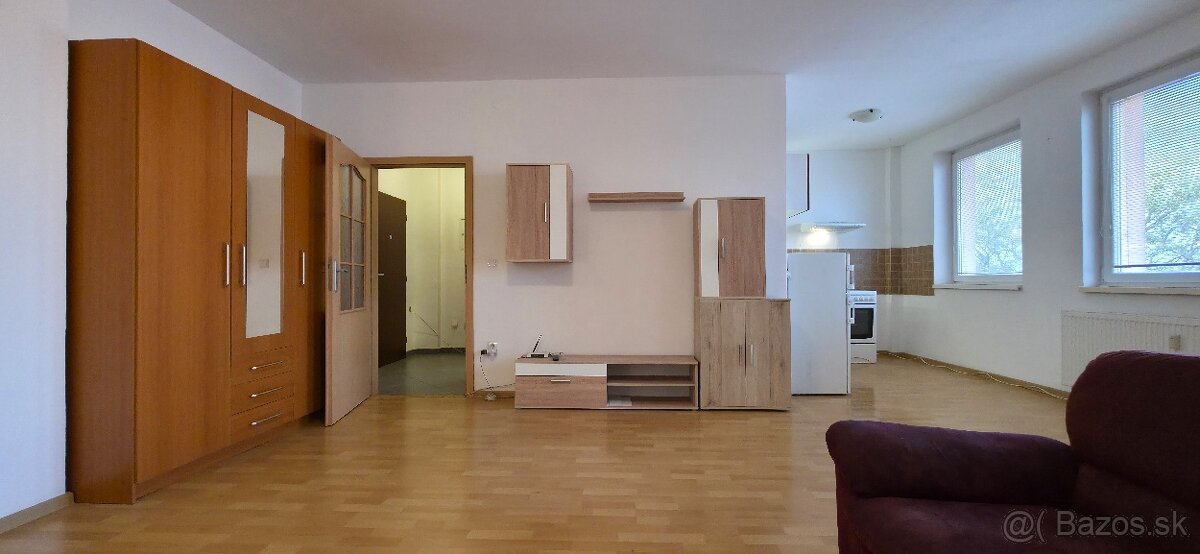 PNORF – 1i byt, 40 m2, 485,-€, státie, loggia, Železničná ul