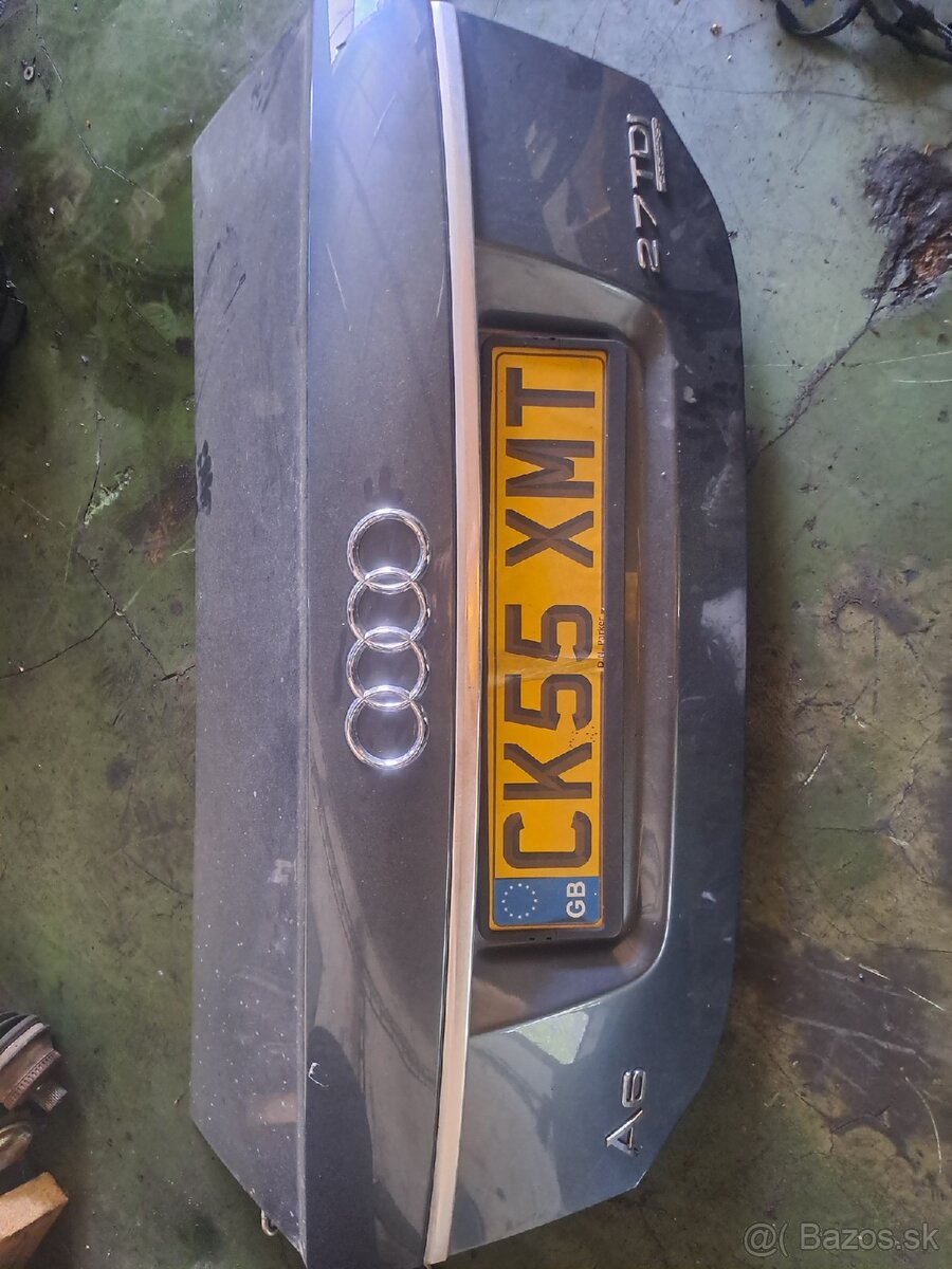 Kufor Audi A6 C6 LZ7R sedan