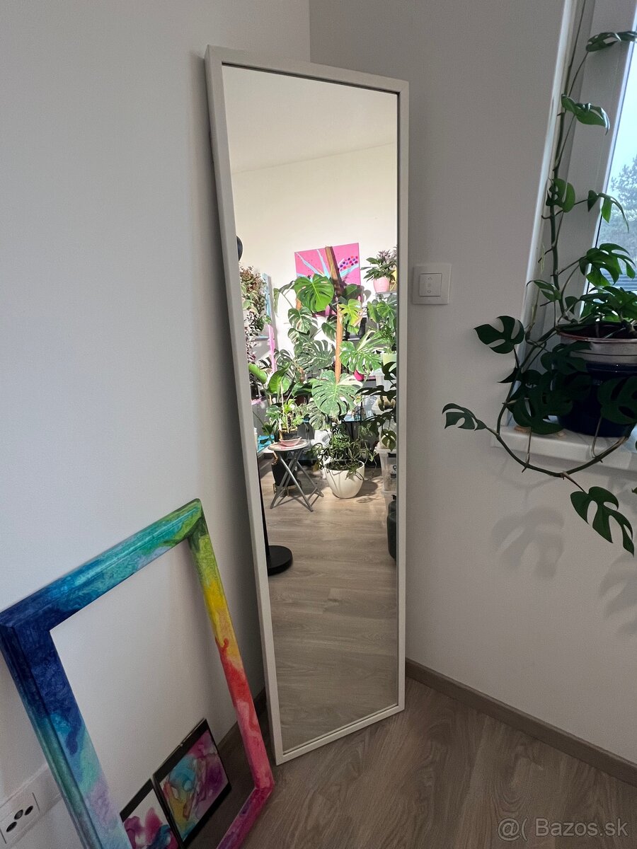 Biele zrkadlo Ikea Nissedal