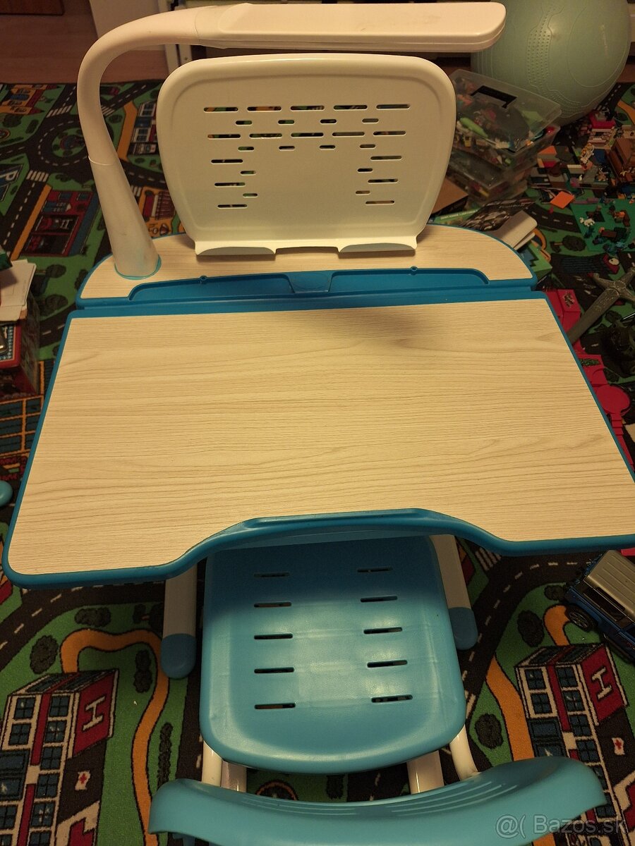 Rastuci pisaci stol so stolickou 2x