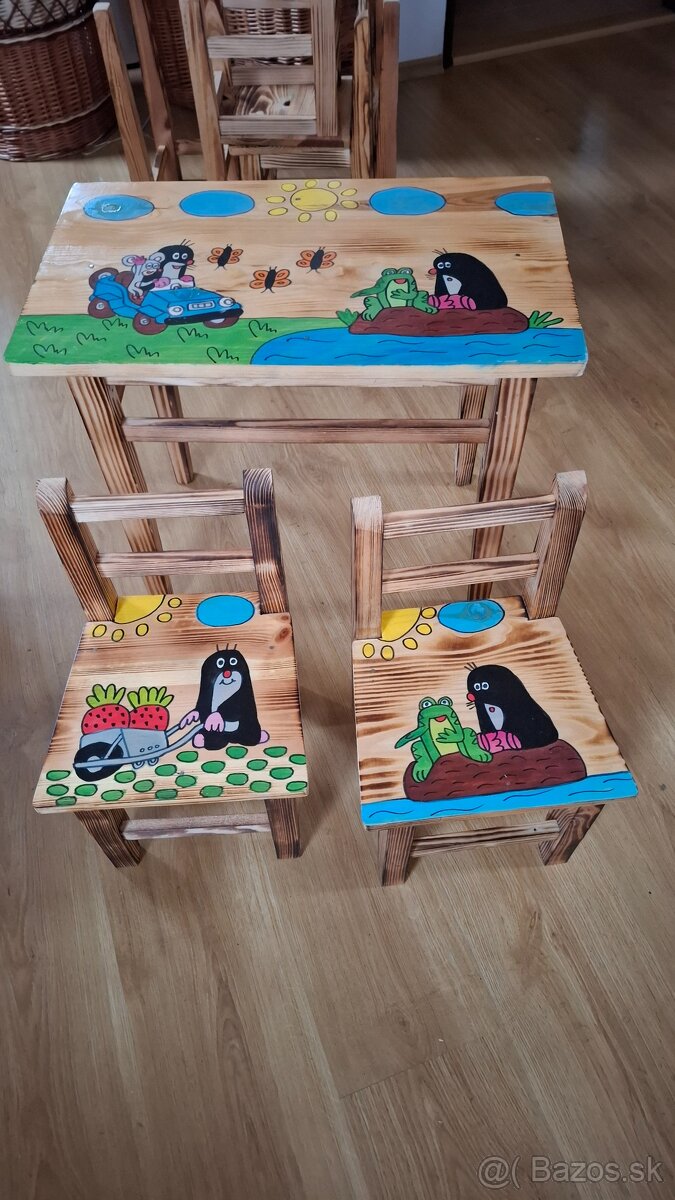 Drevené detské sedenie