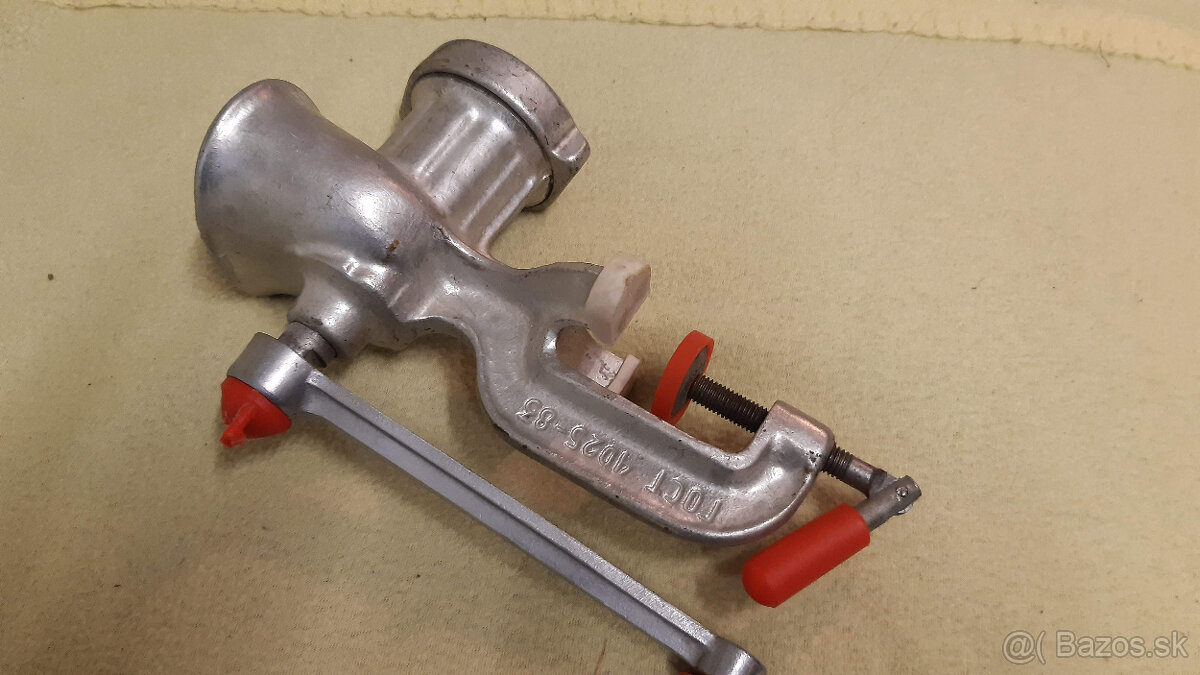 Predám mlynček na mäso.