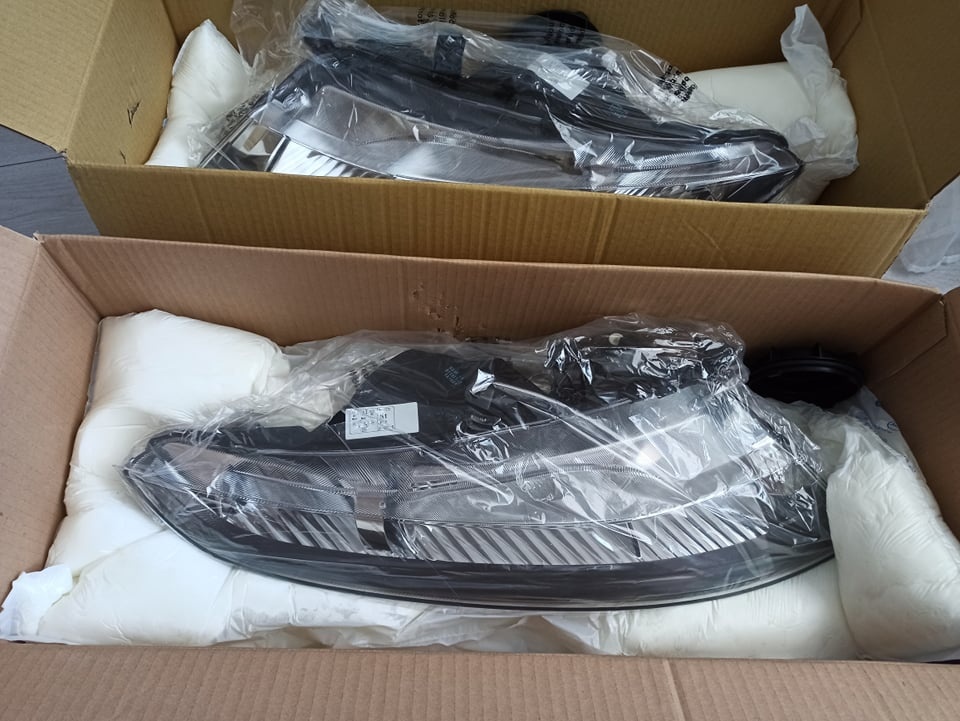 Honda Civic 8g. Ufo predné svetlomety