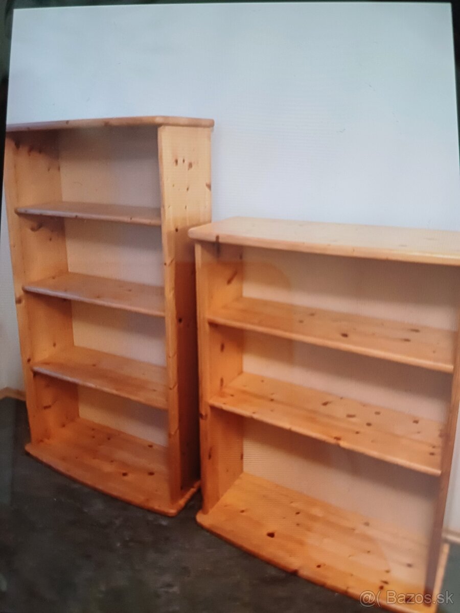 2 knižnice z masívného borovicového dreva