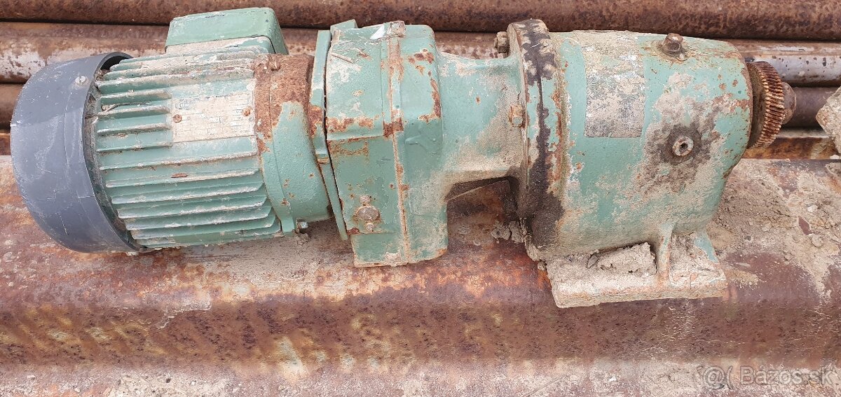 motor s prevodovkou
