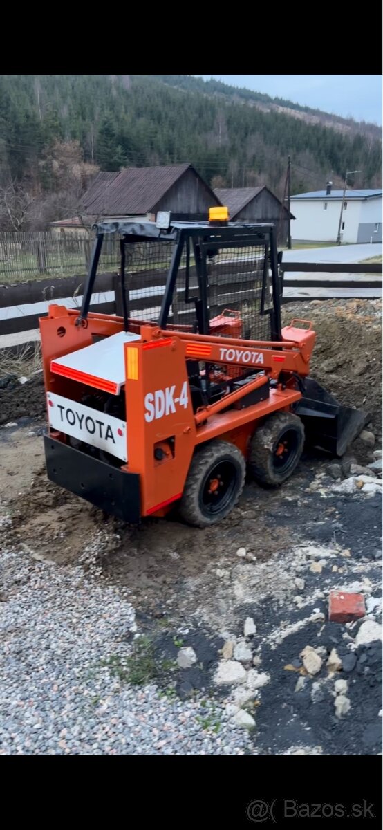 Toyota SDK4 šmykový nakládač