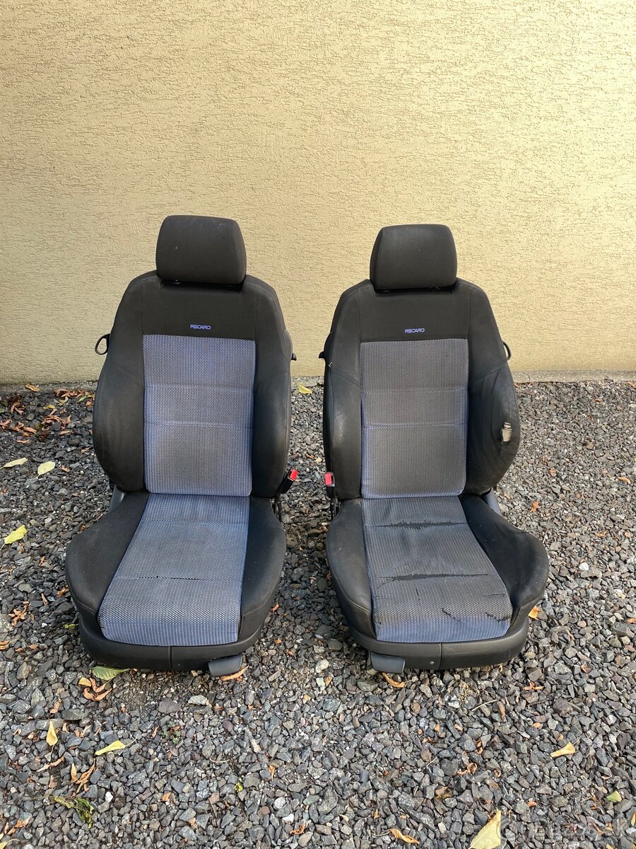 RECARO sedačky VW Golf IV – kompletný set