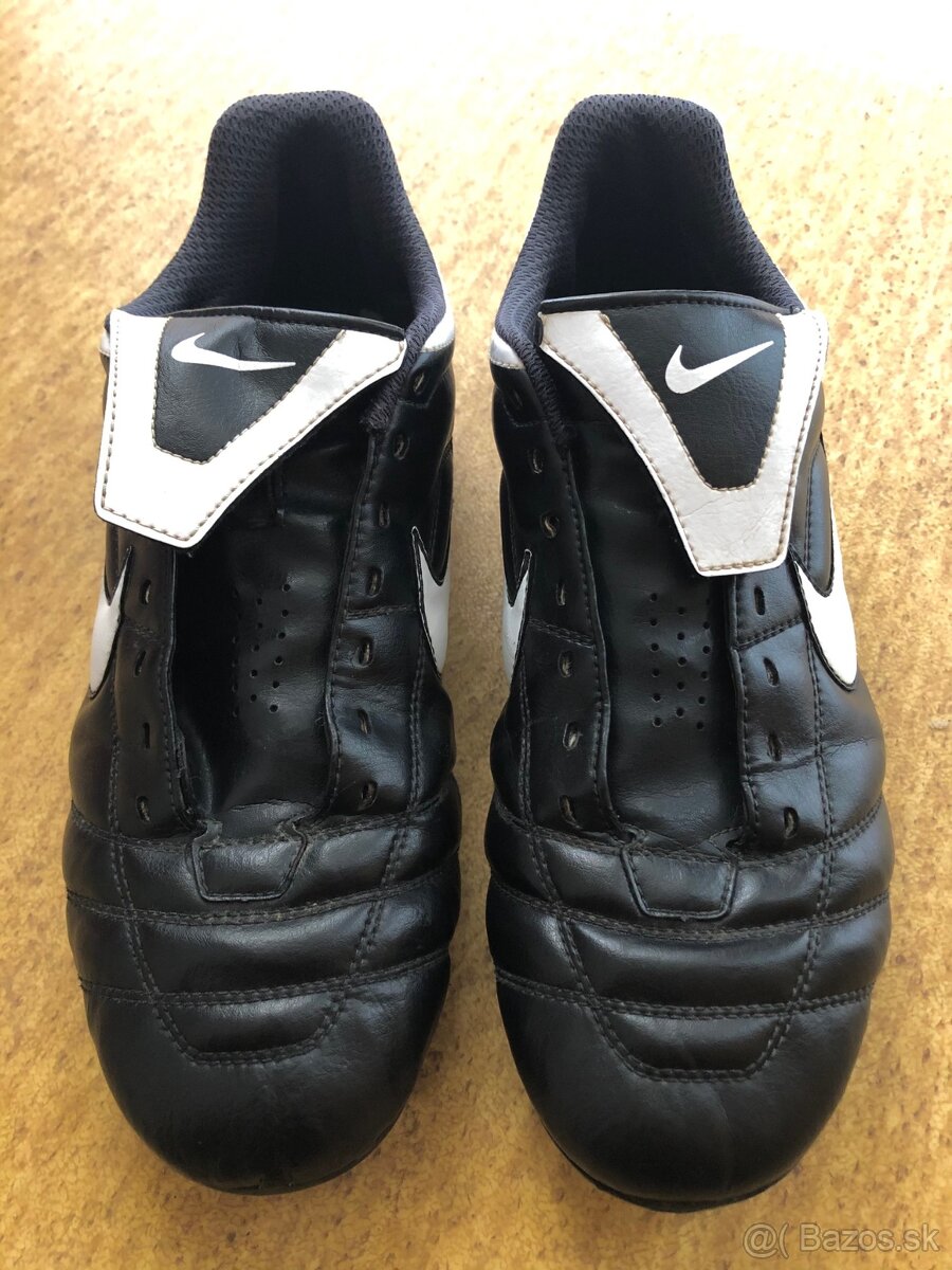 NIKE kopačky