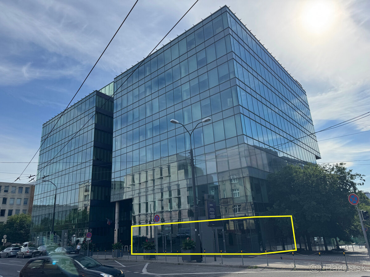 Prenájom rožného prízemného obchodného priestoru 241 m2 na p