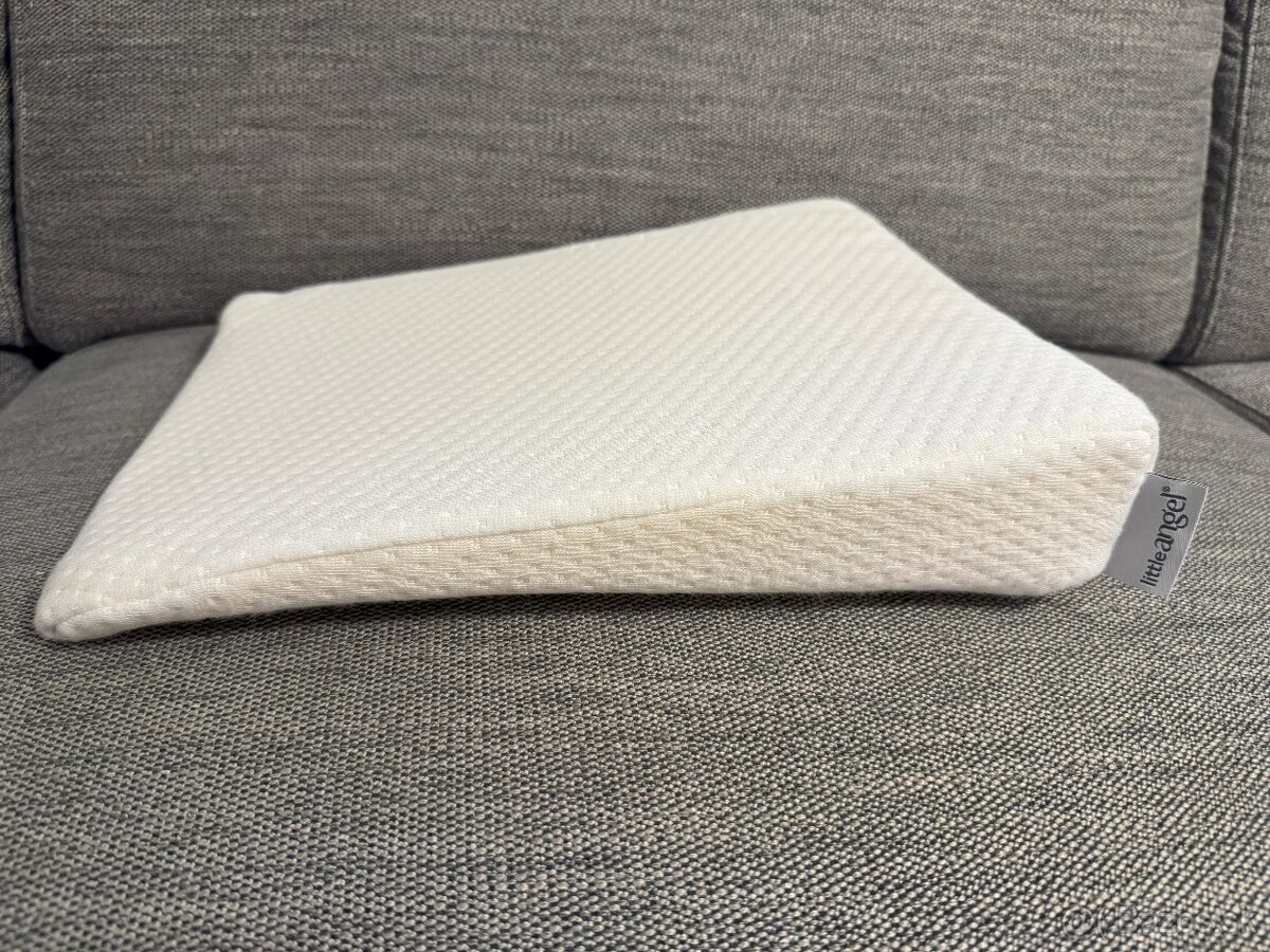 Antirefluxný vankúš pre bábatko