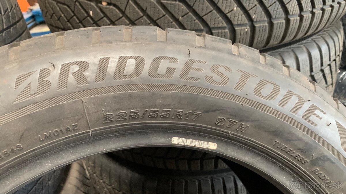 255/55r17 Brigestone RunFlat zimne