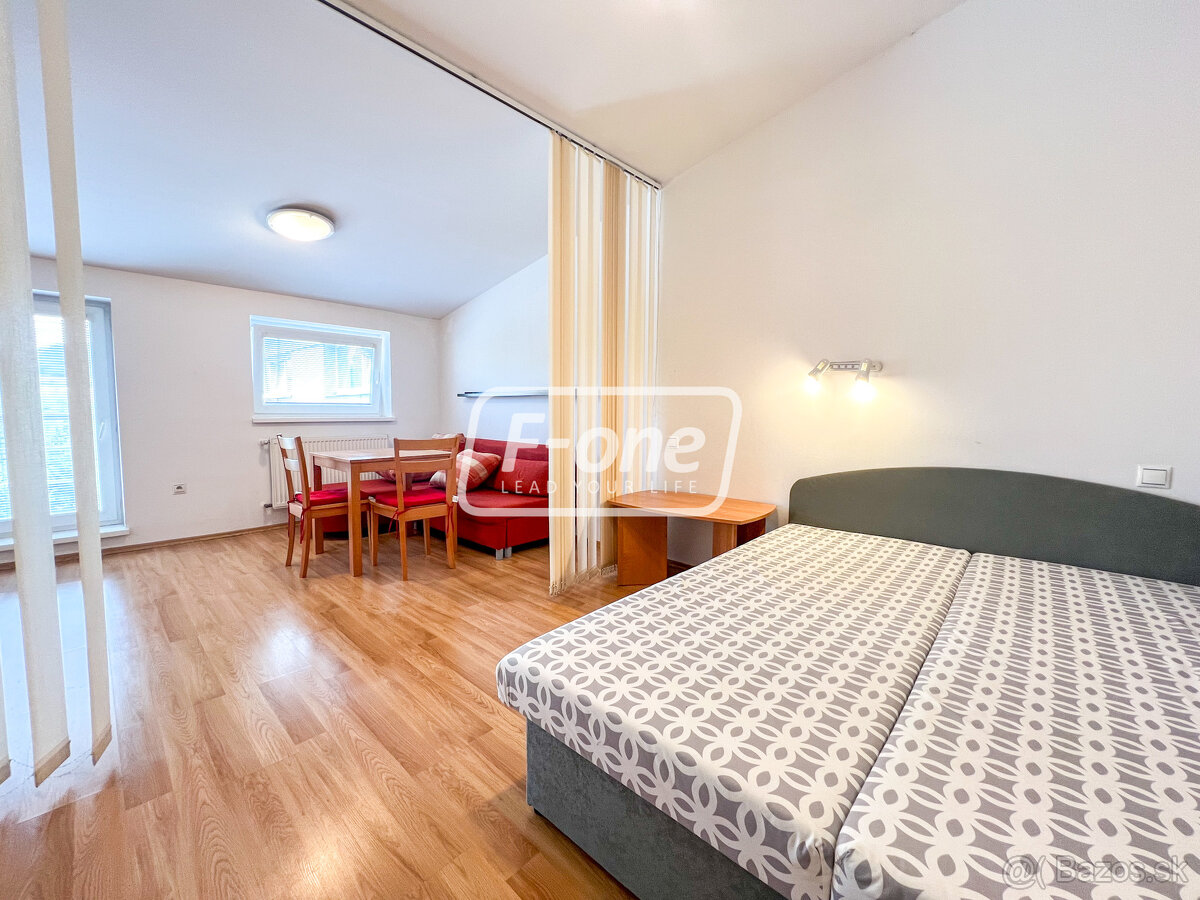 Prenájom | 1,5 izbový byt s parkovaním, Čadca - centrum