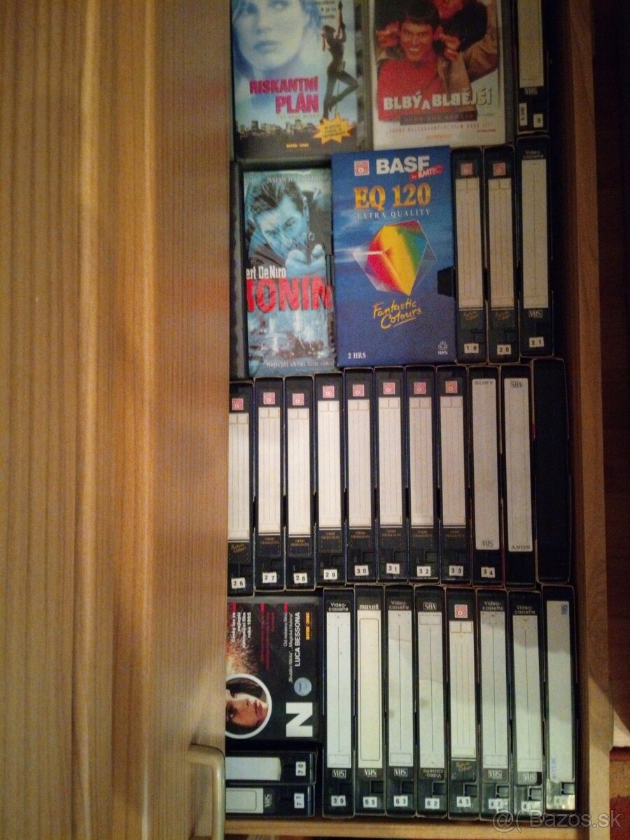 VHS kazety, DVD, CD, VHS prehrávač predám