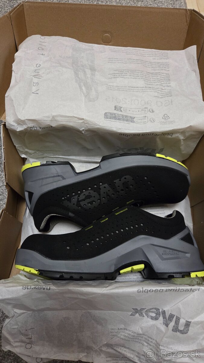 Bezpecnostna obuv nova  UVEX velkost 42