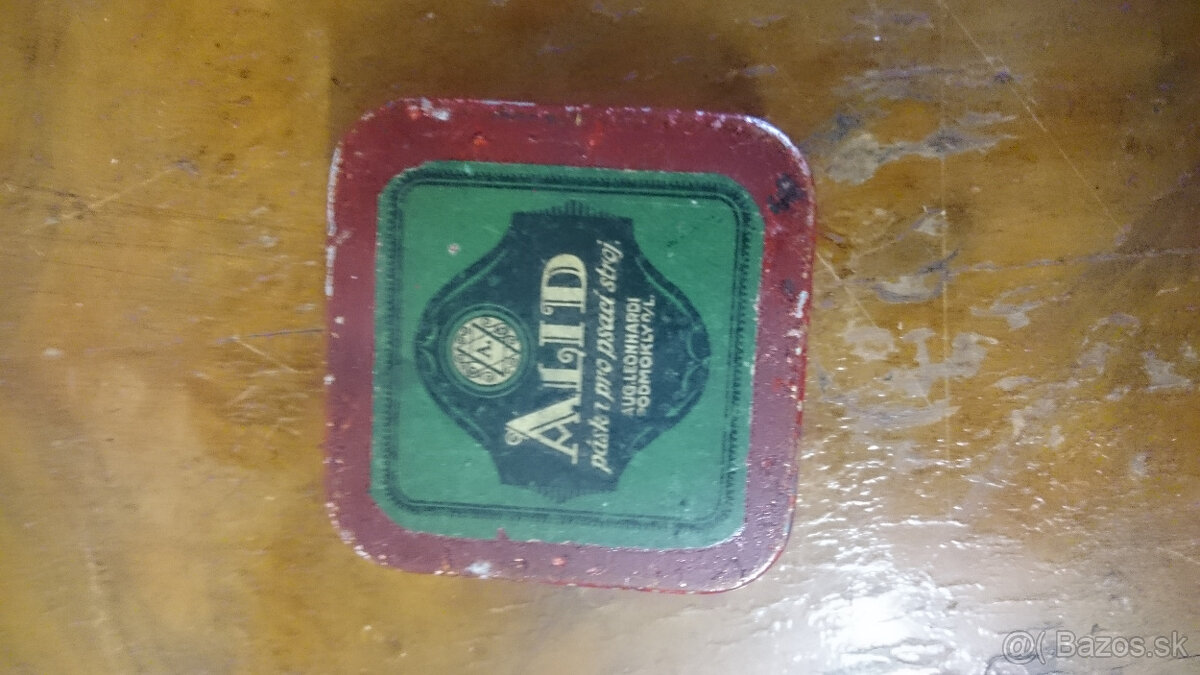 Krabička z pásky do písacieho stroja