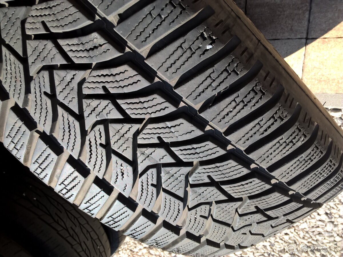 ZIMNÉ 215/55 R17 DUNLOP CONTINENTAL a PIRELLI - OD 15,-€/kus
