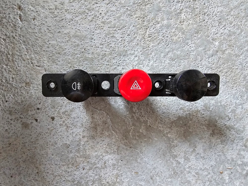 Vypínač výstražných svetiel Chevrolet Kalos