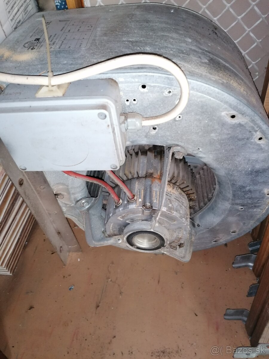 Odsávač pár do profesionálnej kuchyne.