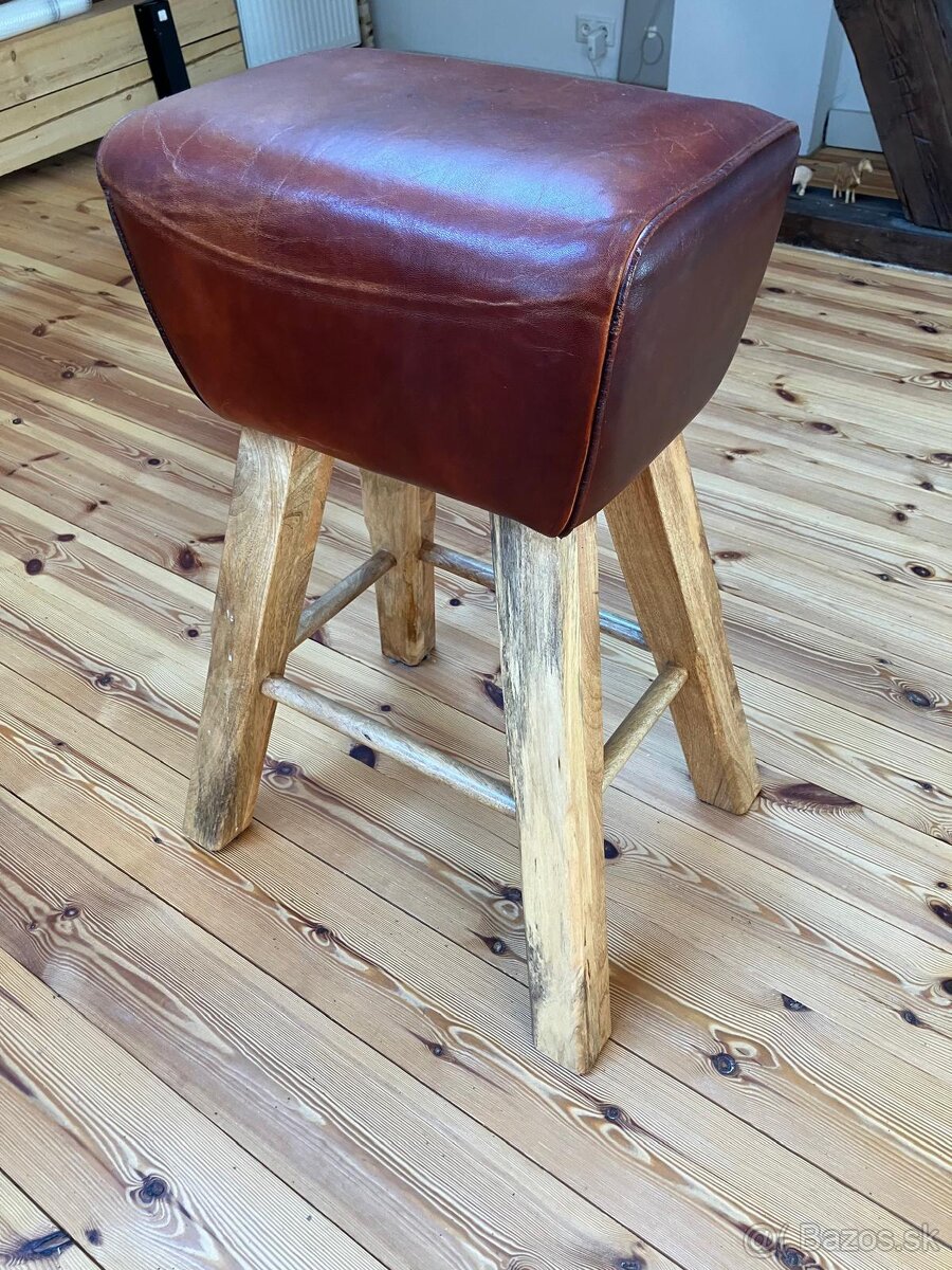 Barova stolicka masivna