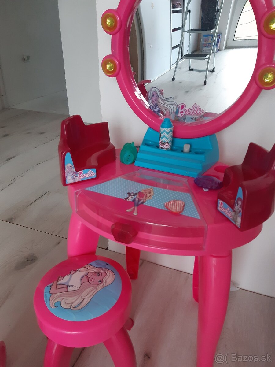 Barbie toaletný stolik