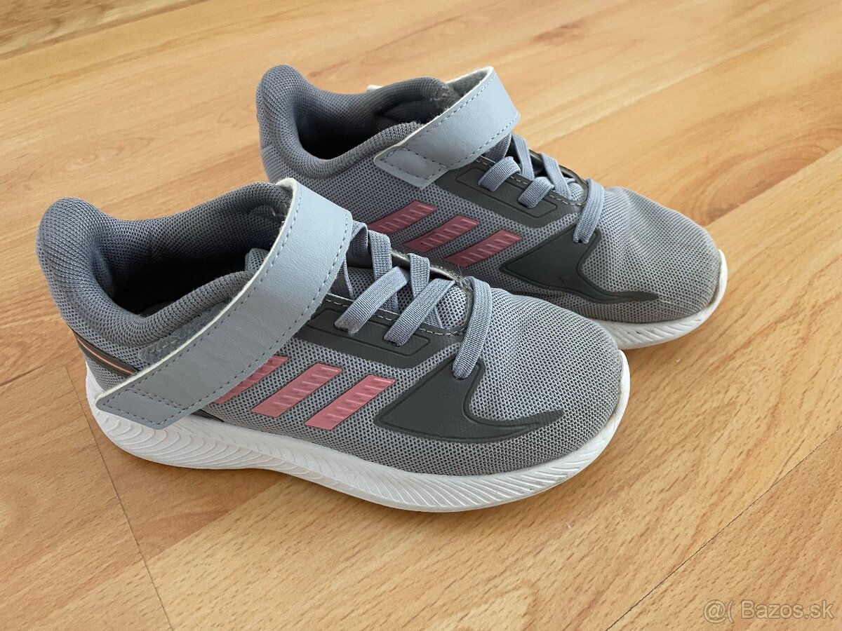 Tenisky sive Adidas 27