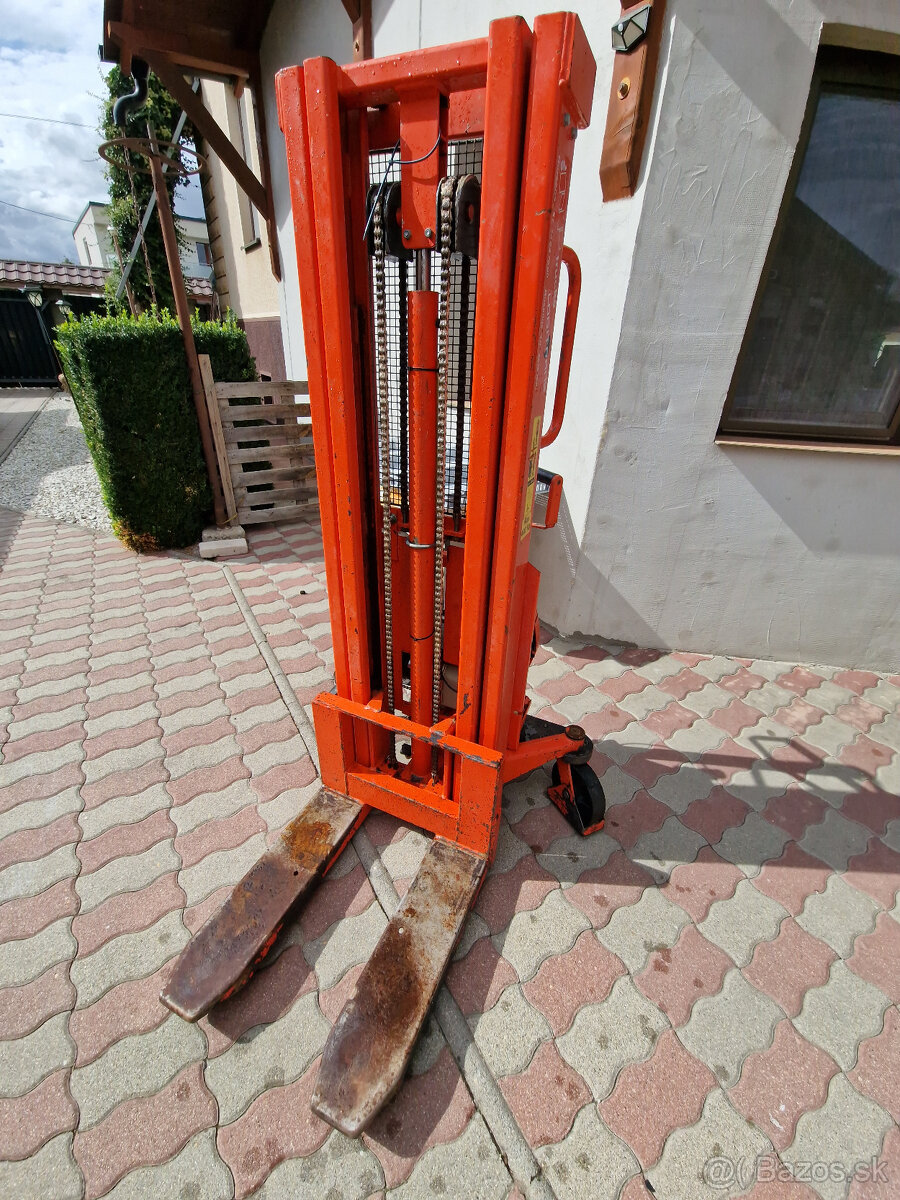 Vysokozdvižný vozík