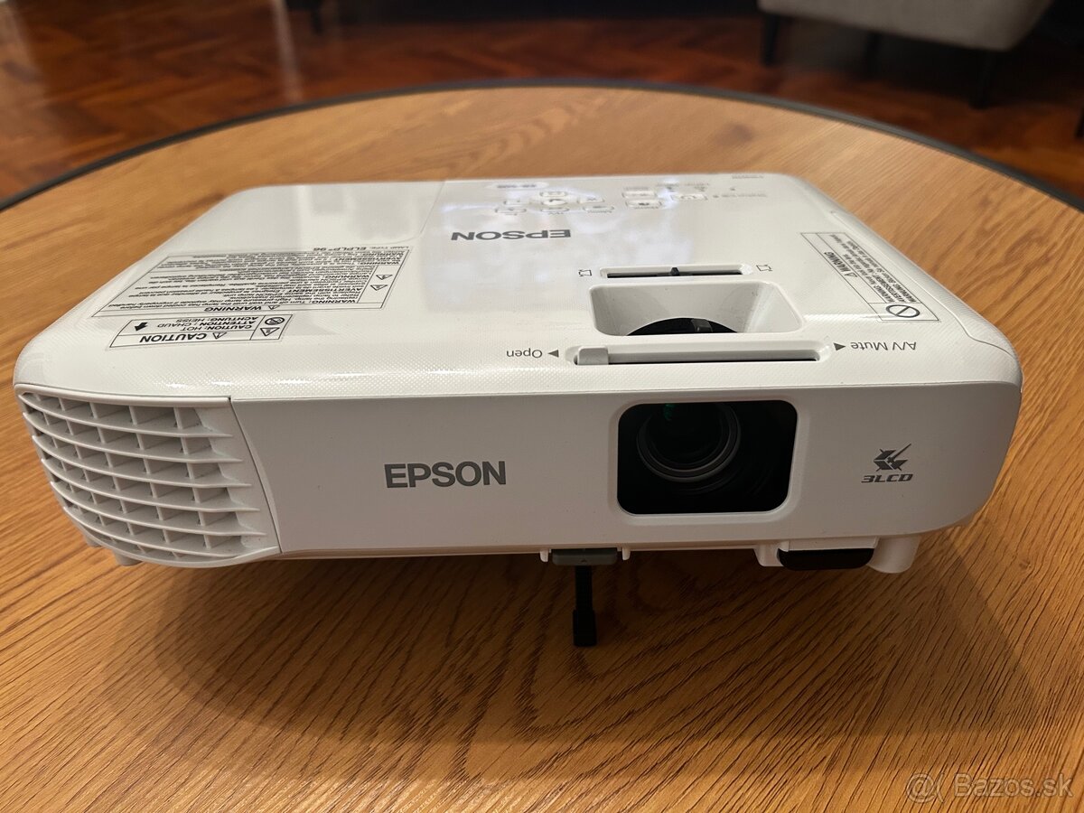 Projektor EPSON EB-S05 + taška originál Epson