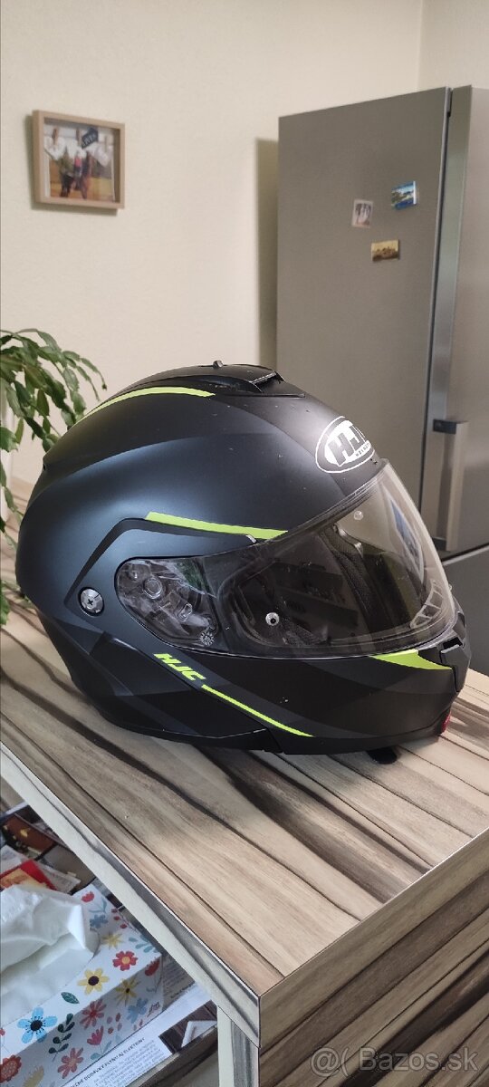 Prilba na motorku preklapacia s clonou S
