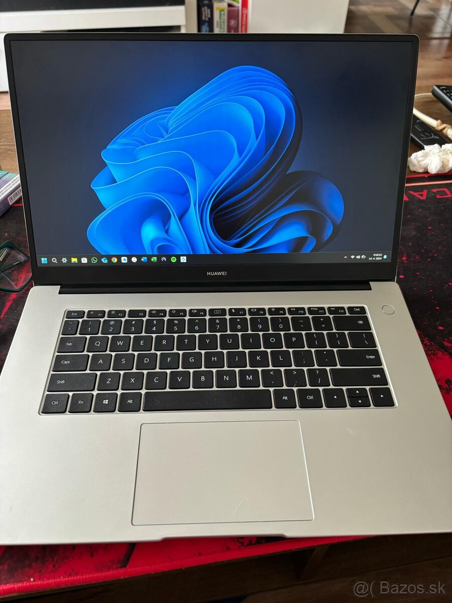 Huawei MateBook D15 i3 10gen, 256gb NVMe,8gb ram