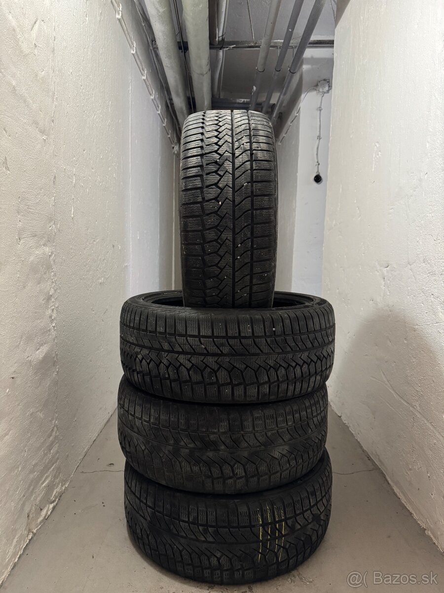 Zimné pneumatiky 235/40 R19