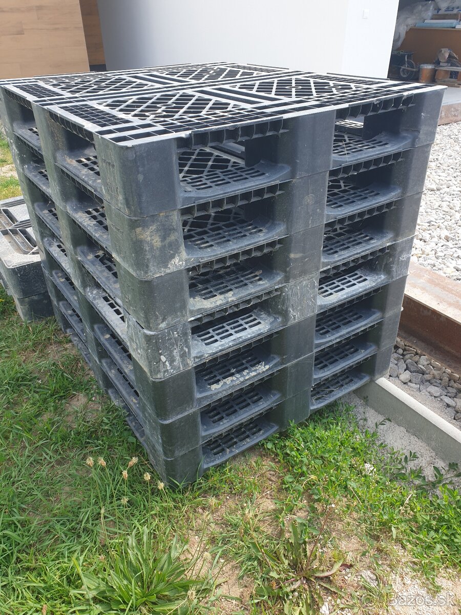 Plastovè palety