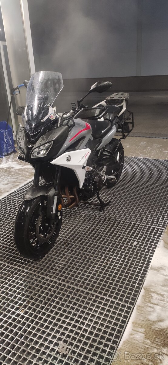 Yamaha tracer 900