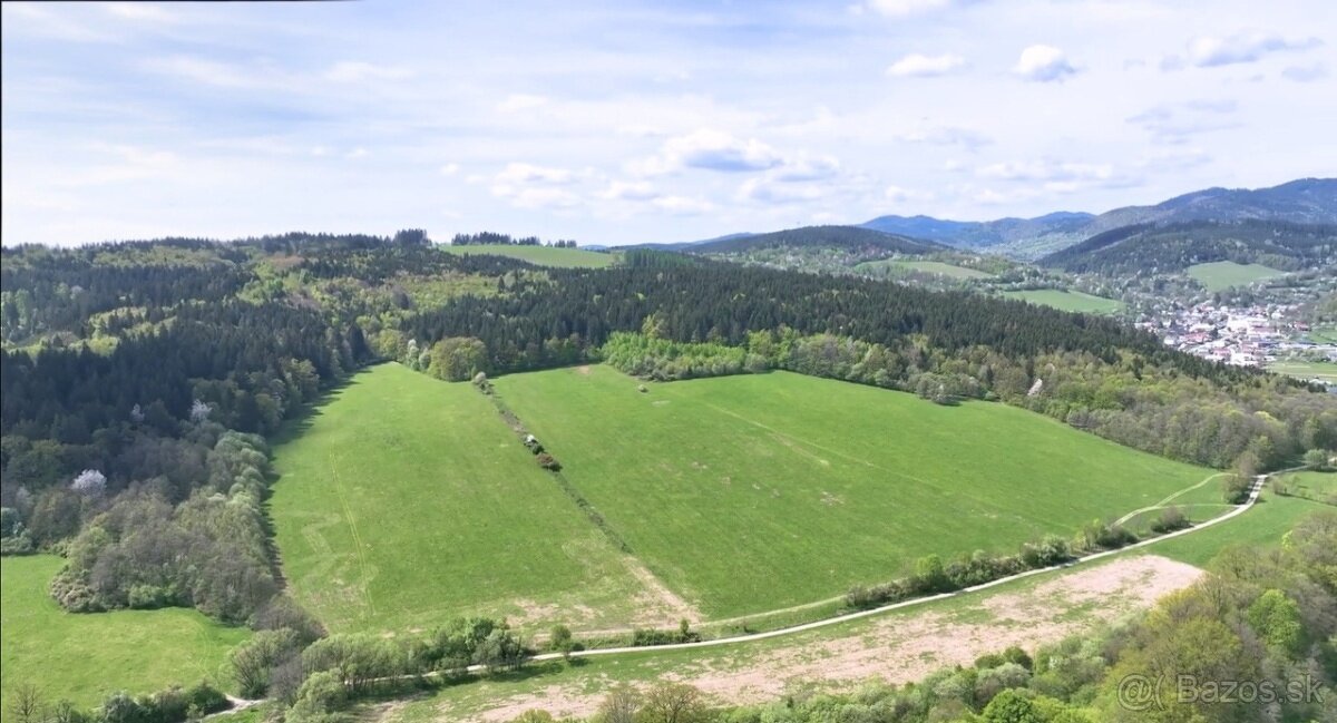 Investičný stavebný pozemok / 650 m2 / - Bytča