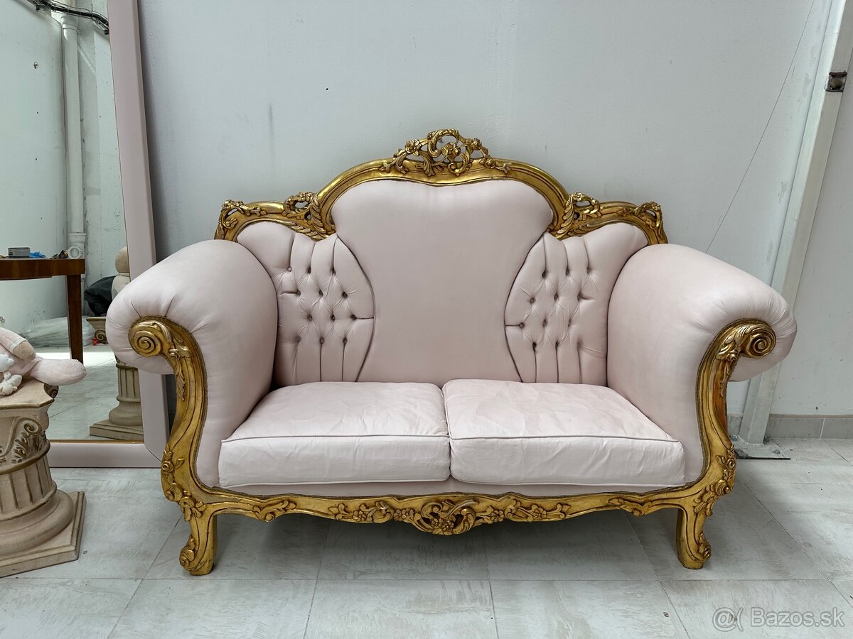 Dekoračná sofa