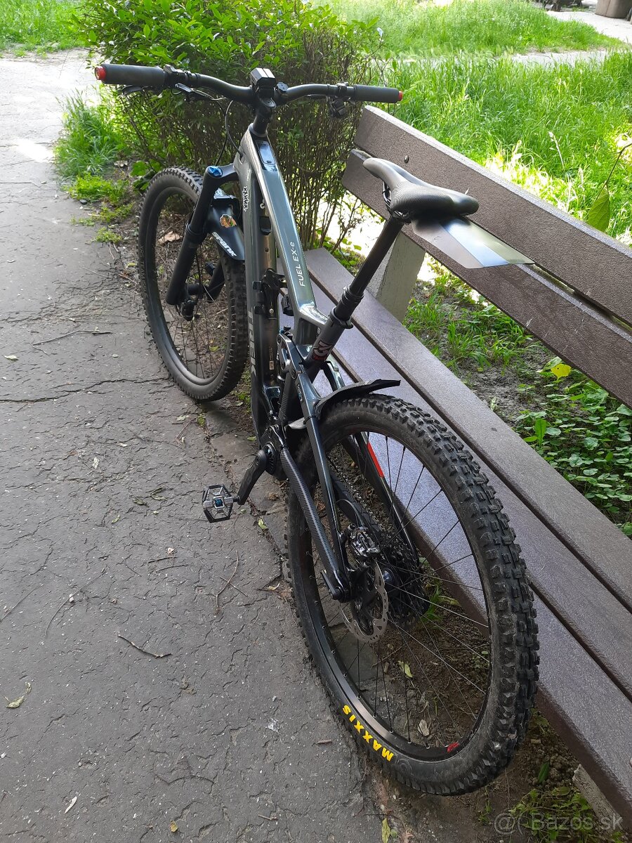 Celoodpružený e-bike TREK, veľkosť L