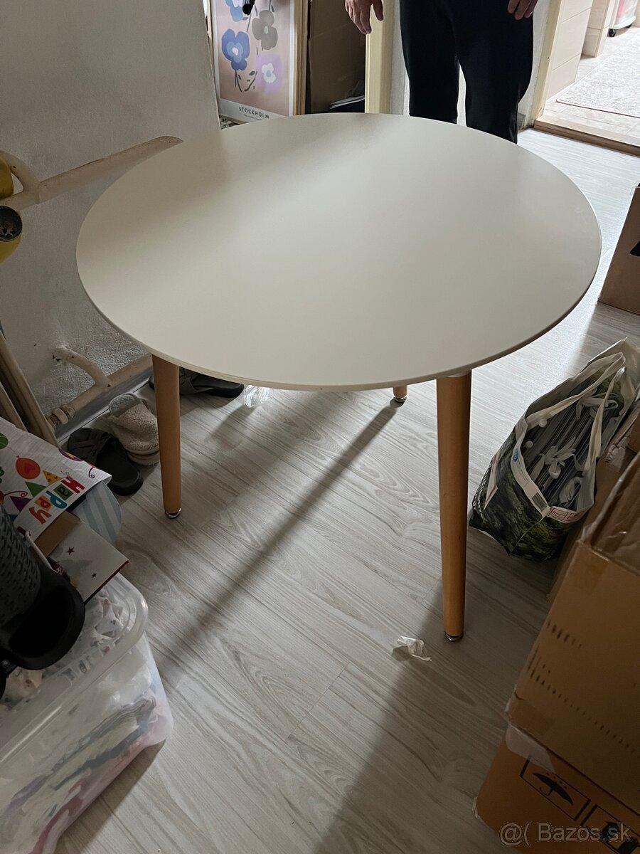 Jedálenský stôl 80cm