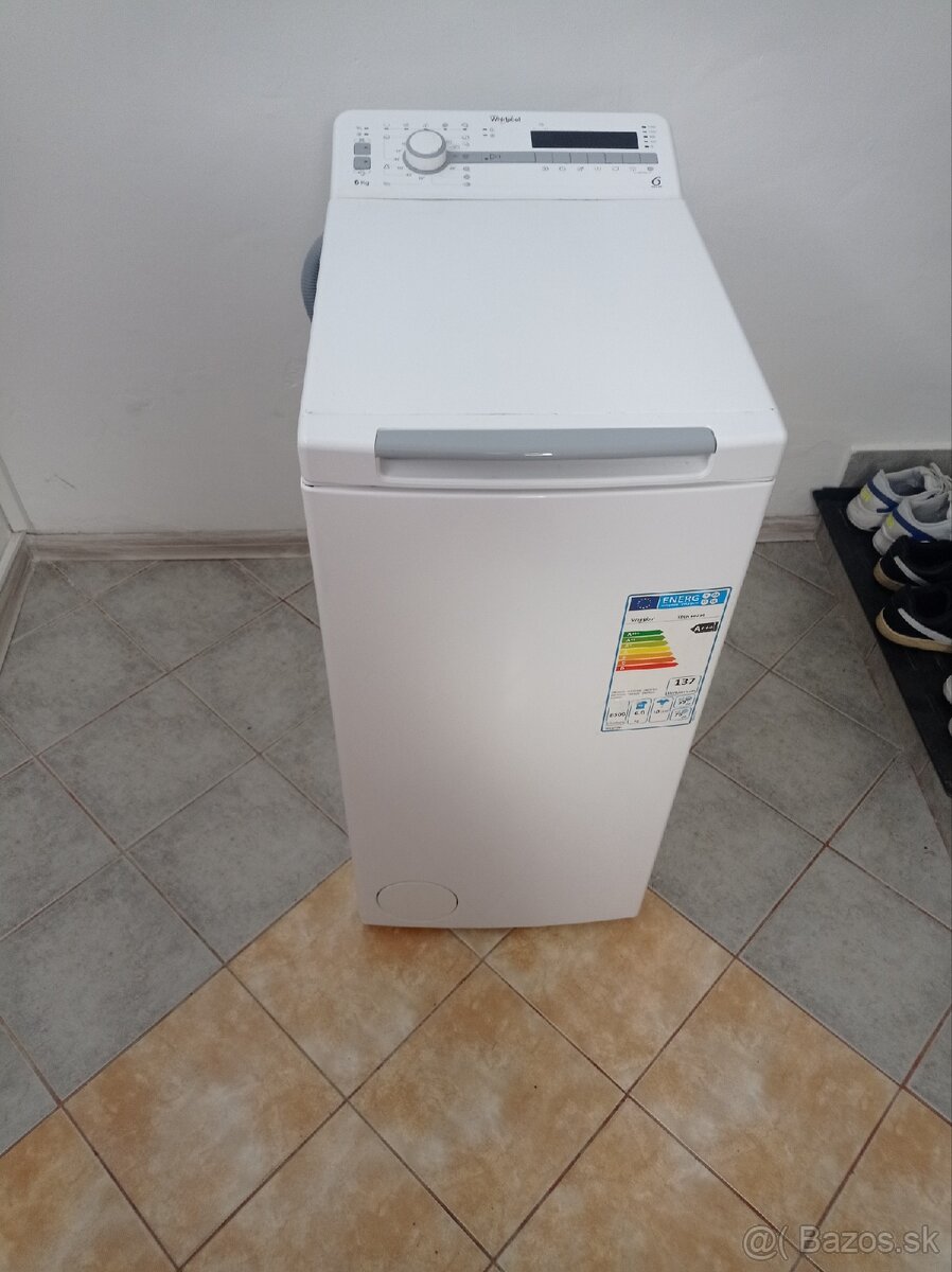 Predám práčku značky Whirlpool.