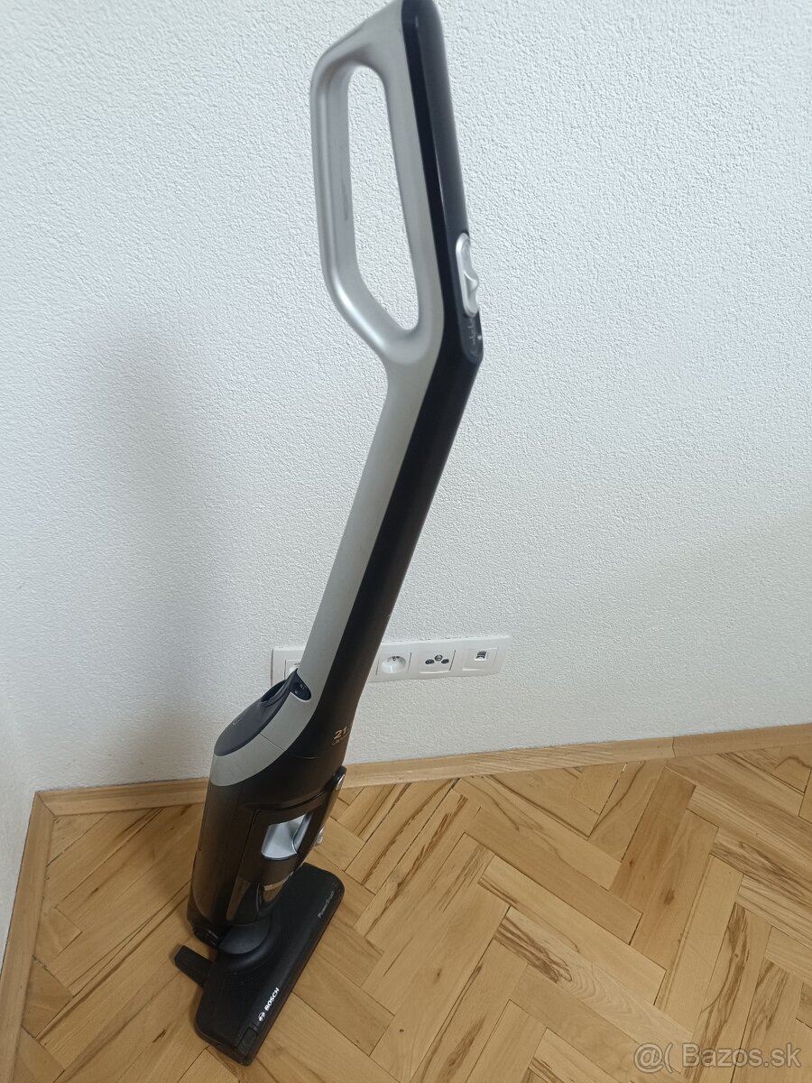 Tyčový vysávač Bosh 4