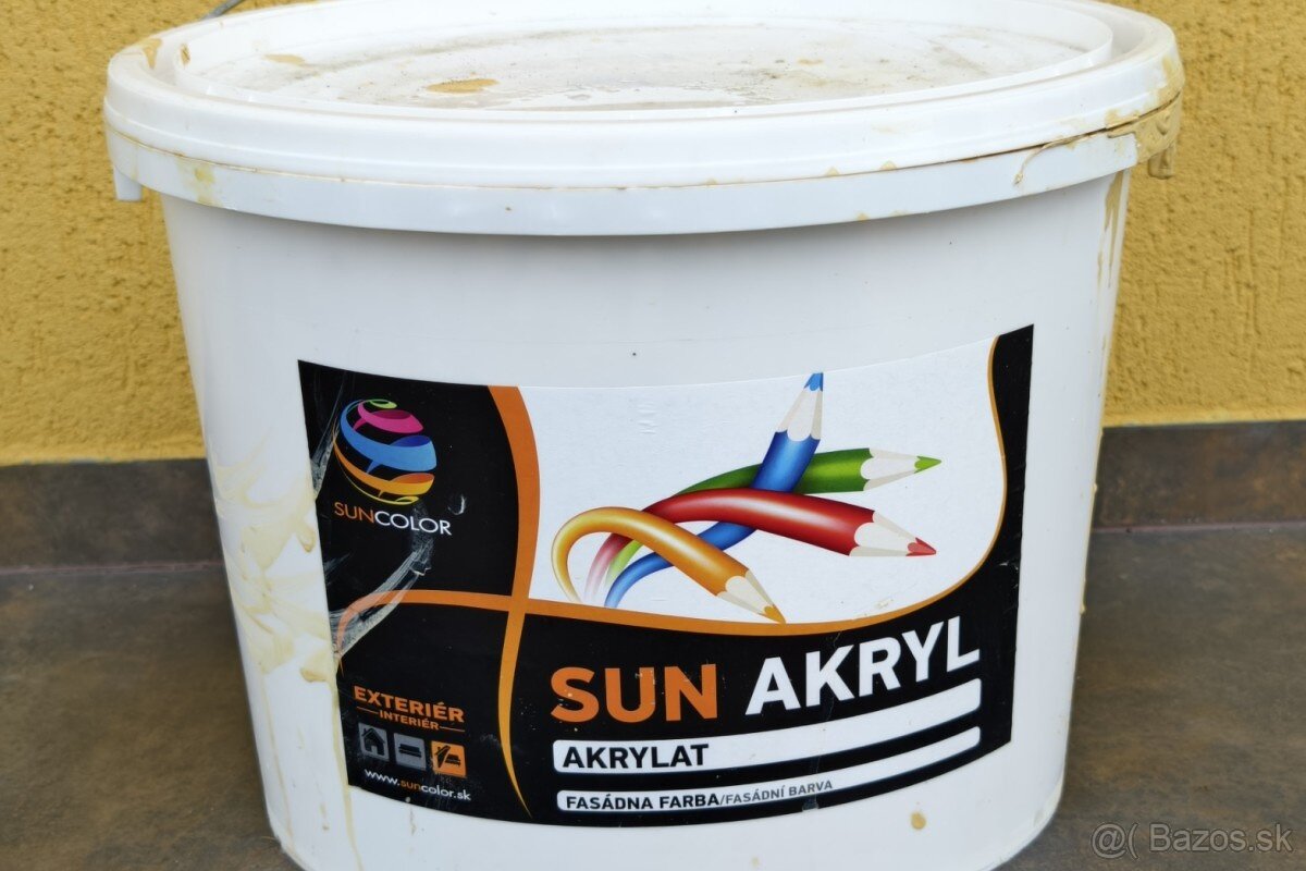 Fasádna akrylátová farba