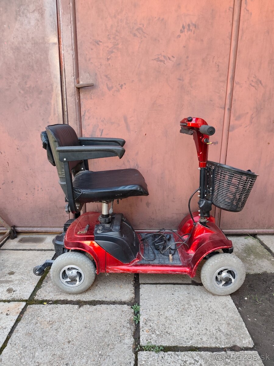 Invalidný vozík skúter