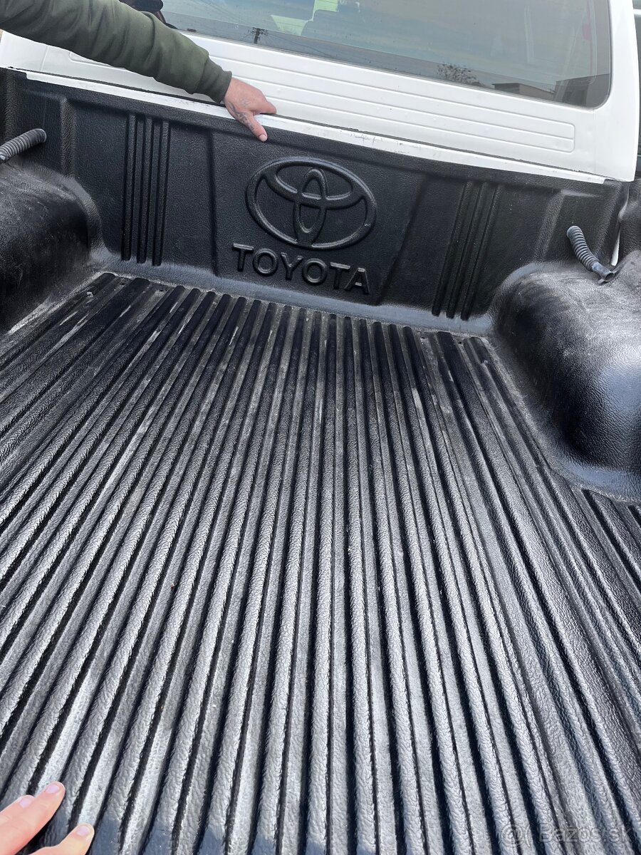 Hilux plastova vložka do korby