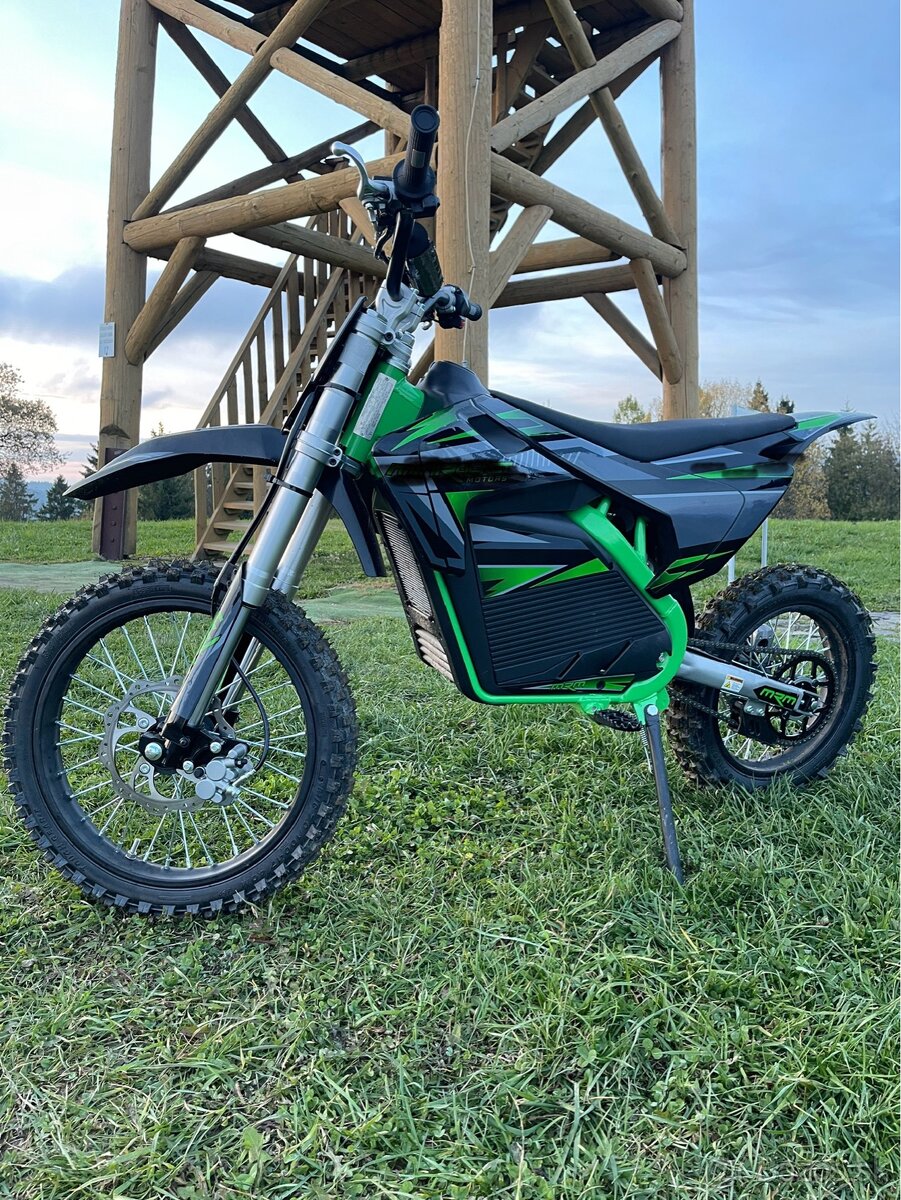 Elektrický pitbike z motorom 5000W 17"/14" Zeleno-čierny
