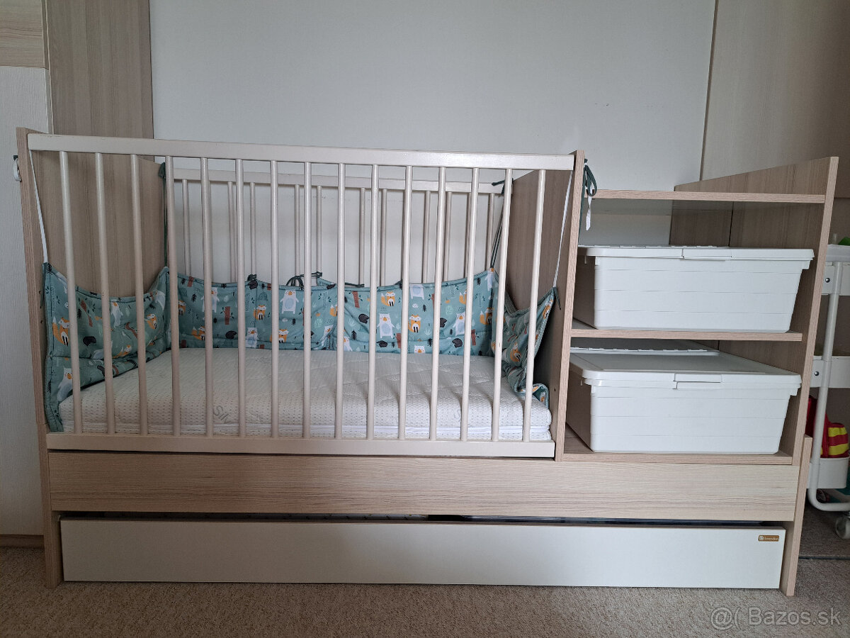 Detská postieľka s prebalovacím pultom a matracom