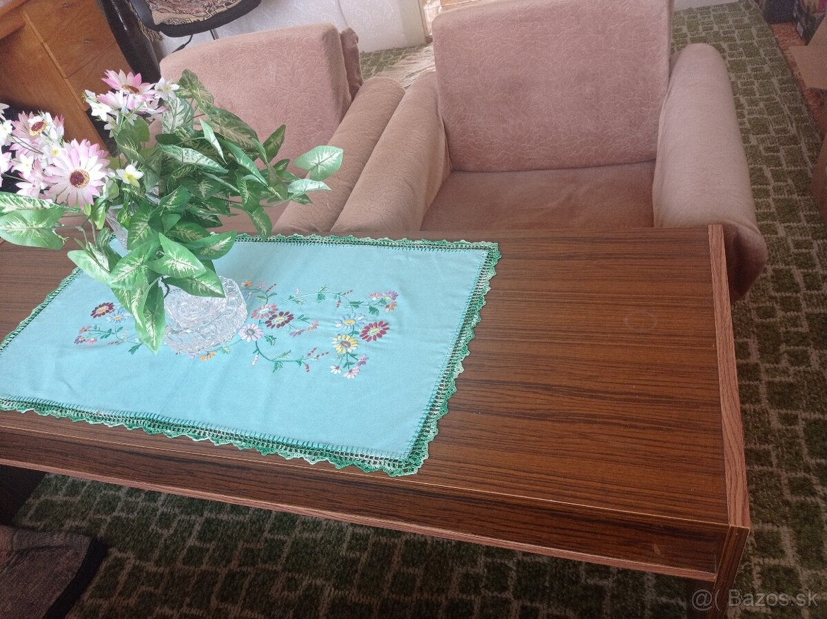 Konferenčný stolík