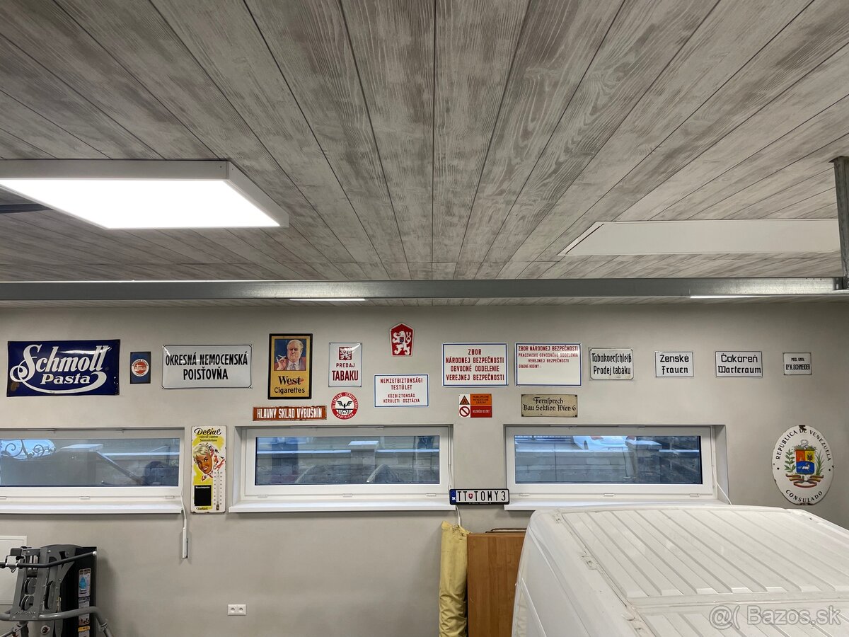 Staré smaltované tabule