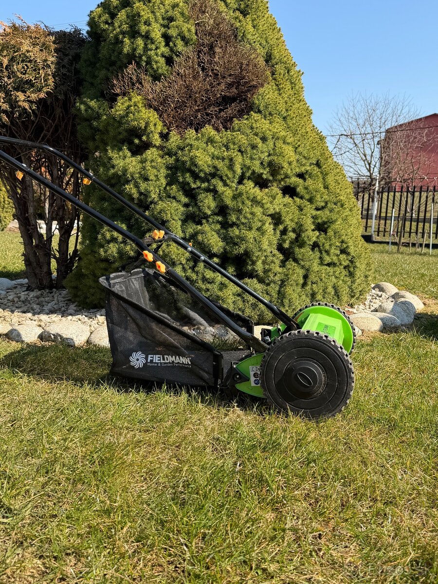 Ručná vretenová kosačka s košom