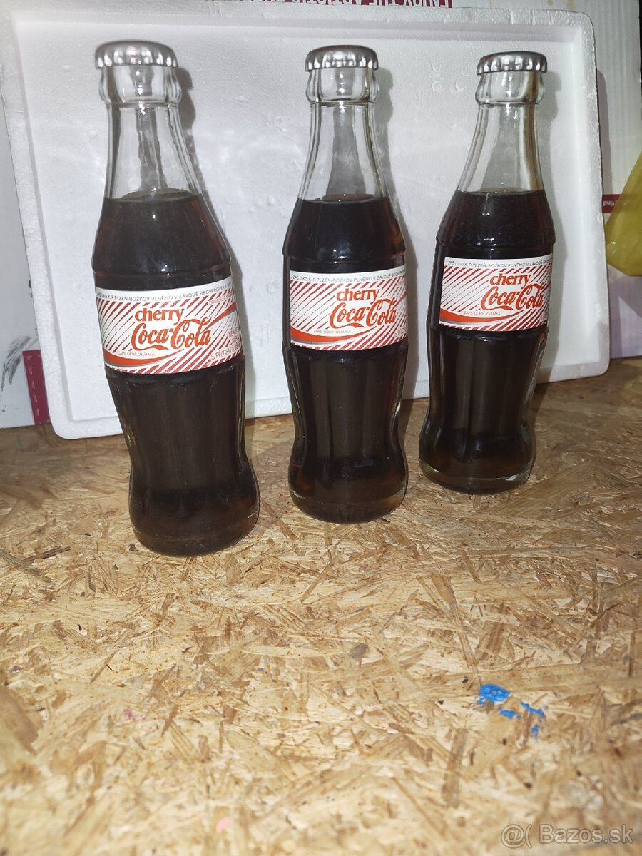Coca Cola cherry fľaša