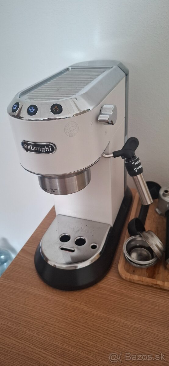 Kávovar DeLonghi